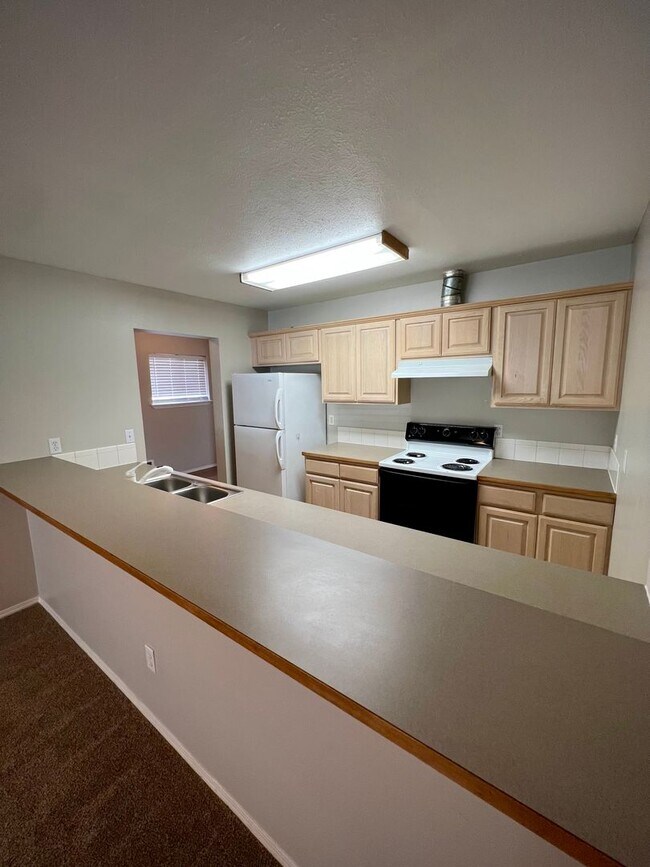 Building Photo - 1008-1010 E. Ermina