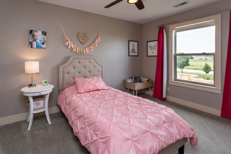 Building Photo - 239 S 87th St