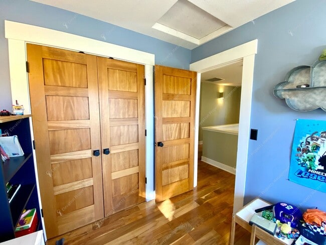 Building Photo - Unfurnished 4BR - 2.5BA NWX Corner Lot Pri...