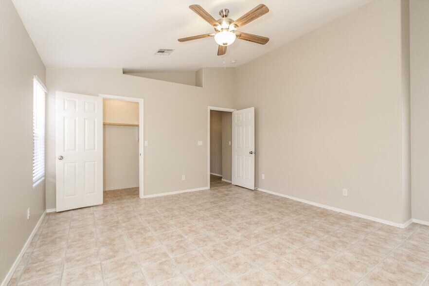 Building Photo - 306 N Wildrose