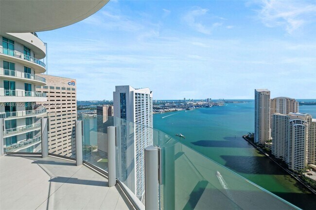 Building Photo - 300 Biscayne Blvd Way
