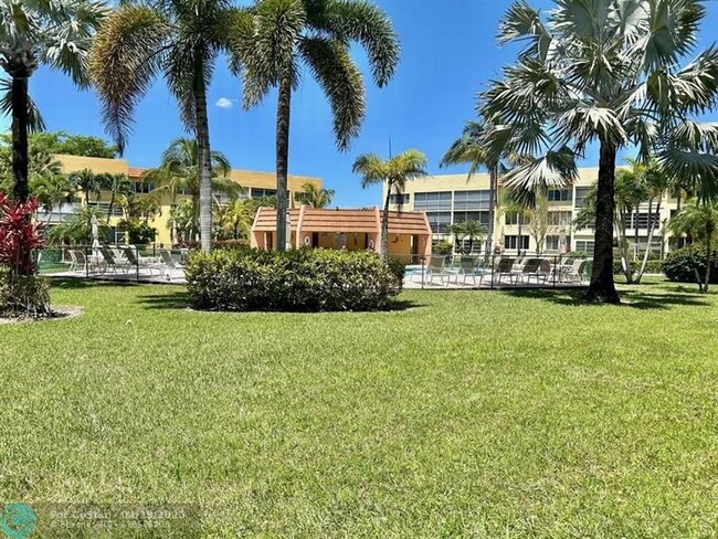 Building Photo - 6700 Royal Palm Blvd