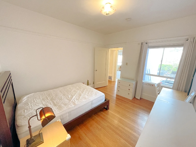 Building Photo - 1811 18th Ave