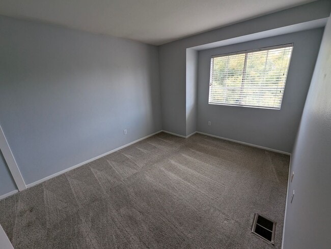 Building Photo - Spacious Bay Point 3/2.5 Home with Excelle...