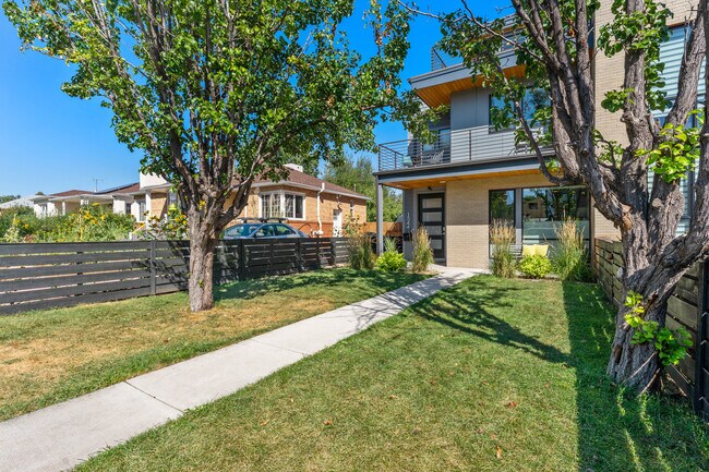 Building Photo - 1544 Utica St