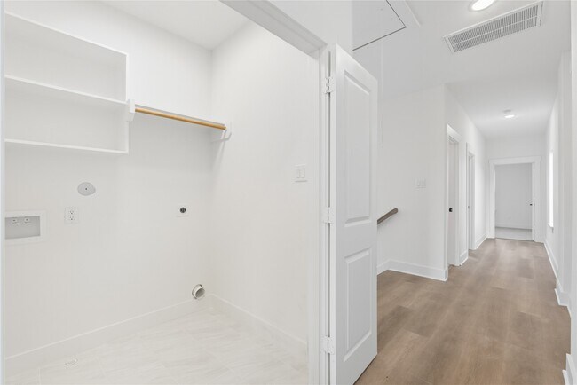 Building Photo - 135 S Virginia St