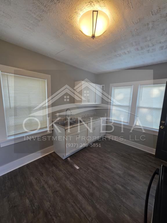 Building Photo - 1815 Catalpa Dr.