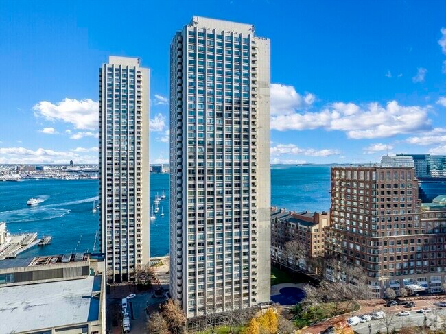 Building Photo - 85 E India Row