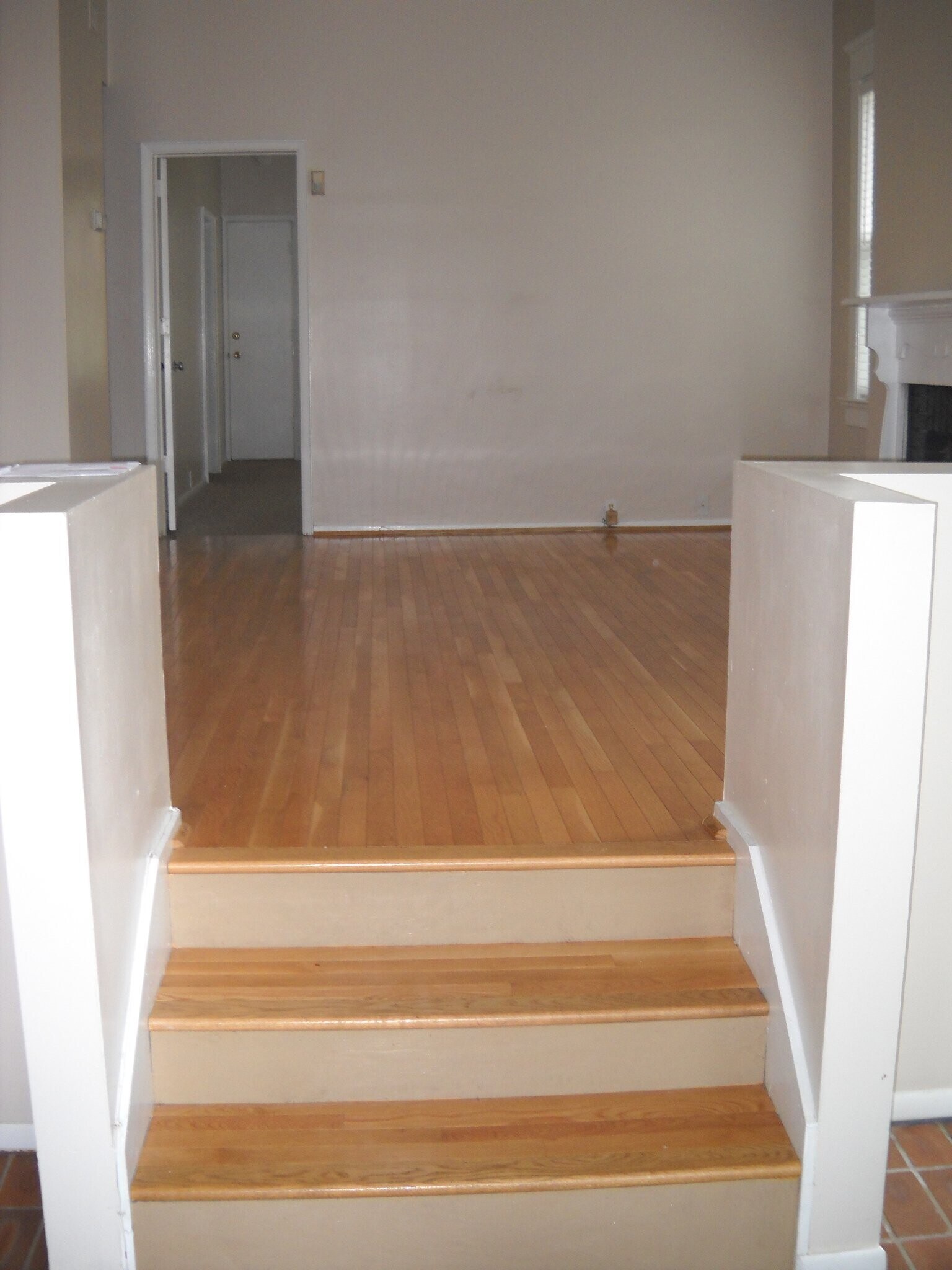 Building Photo - 344 4th St NE