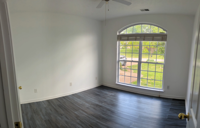 Building Photo - 2100 Allendale Pl