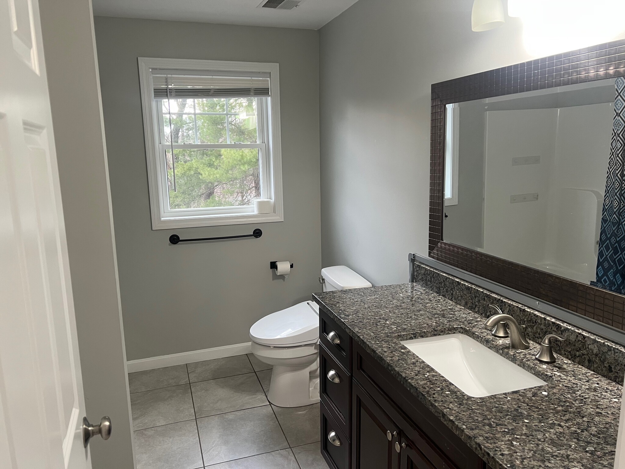 Building Photo - 131 Merrill Ave