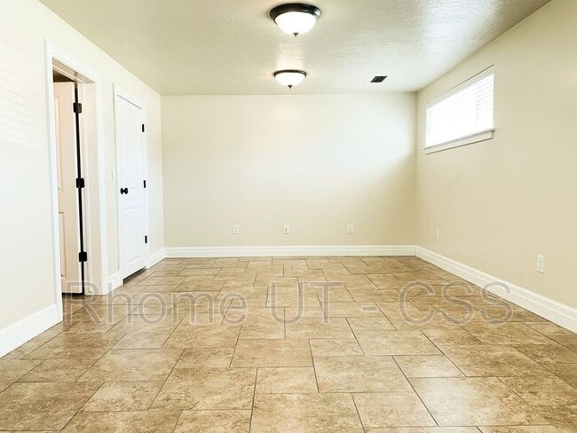Building Photo - 6634 S 2700 W