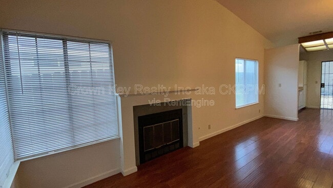 Building Photo - 435 Hawthorne Dr