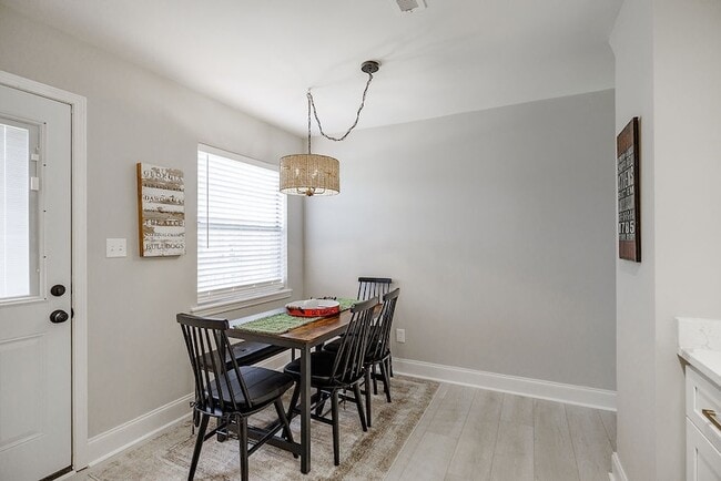 Building Photo - 2165 S Milledge Ave