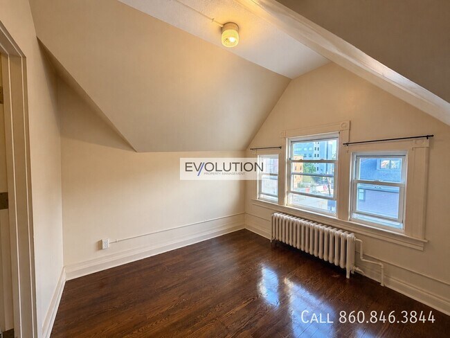 Building Photo - 155-157-157 Seymour St