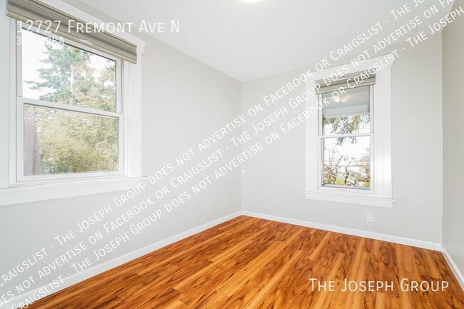 Building Photo - 12727 Fremont Ave N