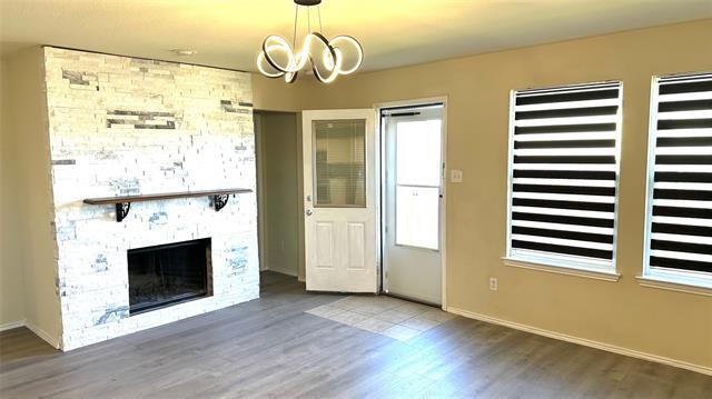 Building Photo - 817 Lark Dr