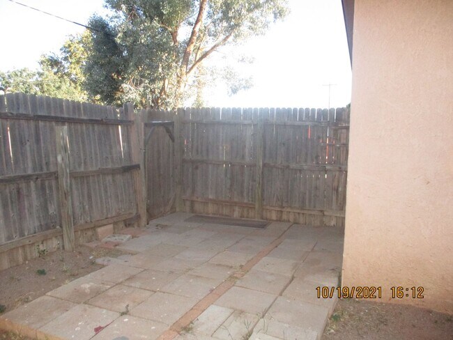 Building Photo - 540 North Ave