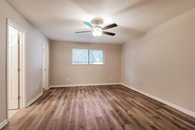 Building Photo - 3810 Birch Villa Dr