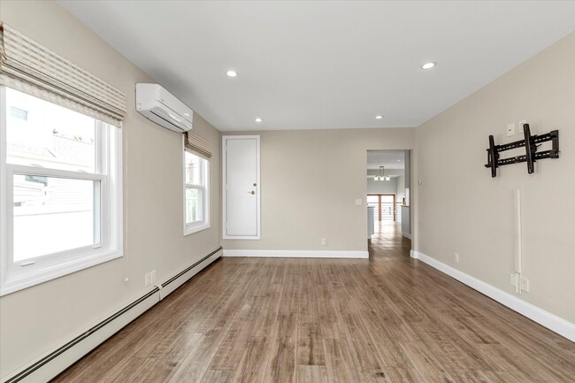 Building Photo - 22 Lido Pkwy
