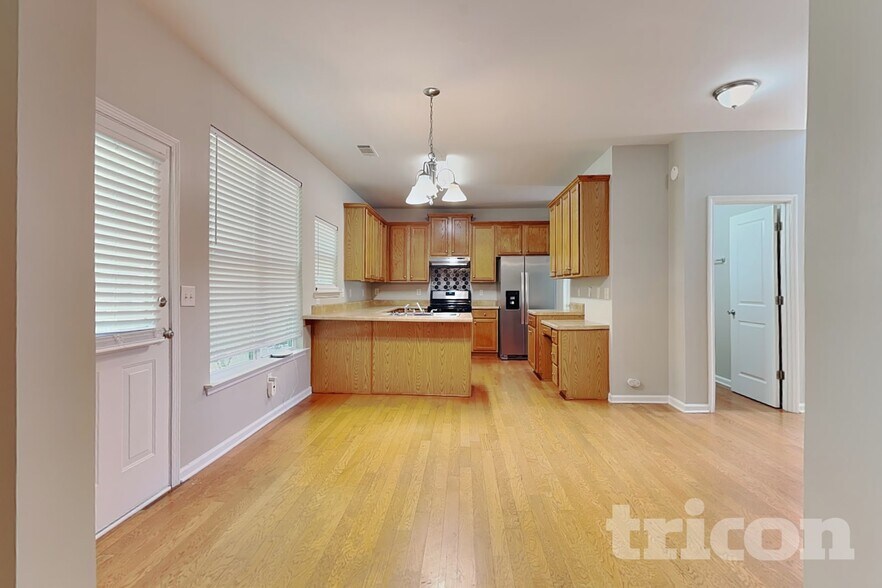 Building Photo - 46 Crescent Woode Way