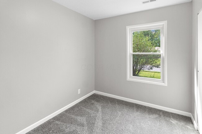 Building Photo - 261 Sunset Dr S