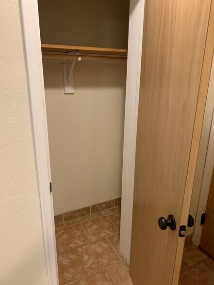 Building Photo - 859 St Paul Ave