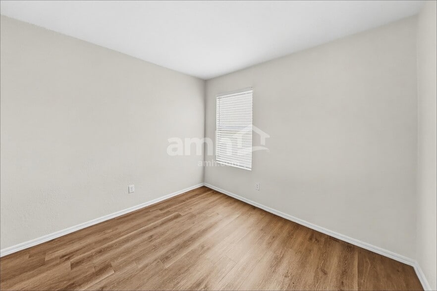 Building Photo - 6159 S Avenue De La Chandelle
