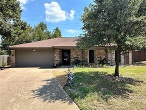 Building Photo - 1707 Bedford Oaks Ct