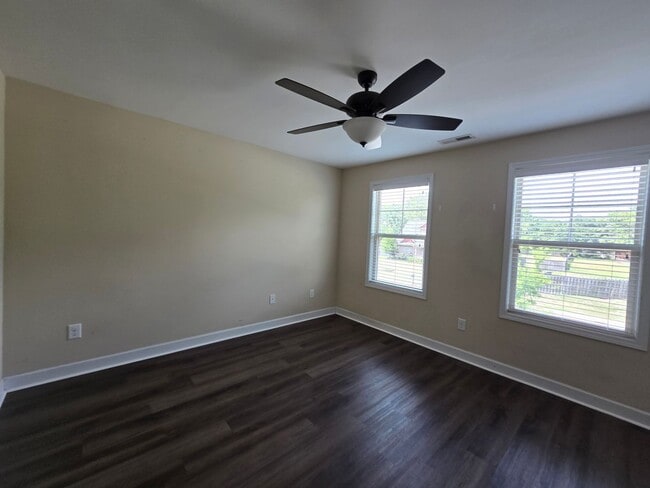 Building Photo - 2111 Yates Ranch Rd
