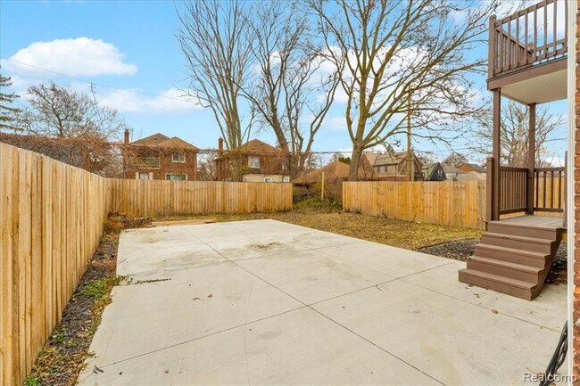 Building Photo - 14112 Mettetal St