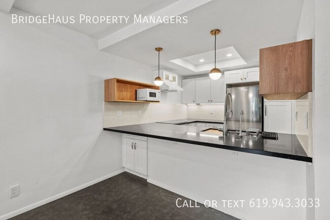 Building Photo - 8360 Via Sonoma