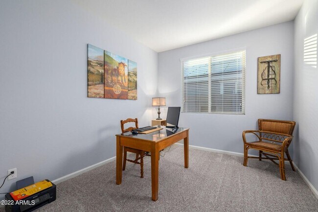 Building Photo - Gorgeous single level 4-bedroom, 3-bathroom home nestled in an upscale gated community in Peoria
