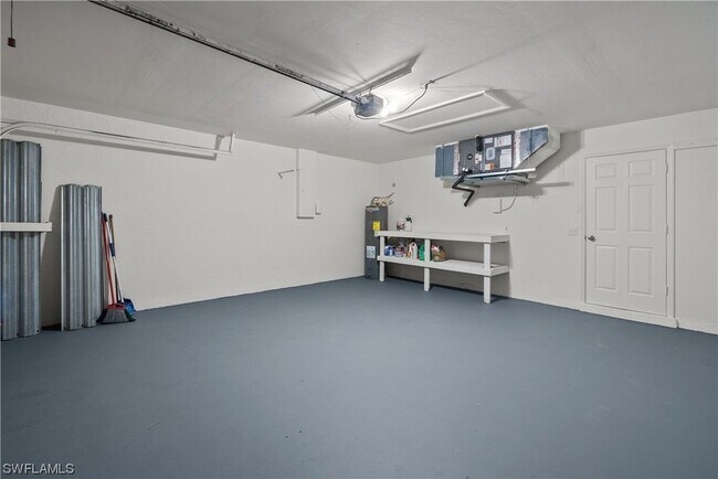 Building Photo - 2721 SW 12th Ave