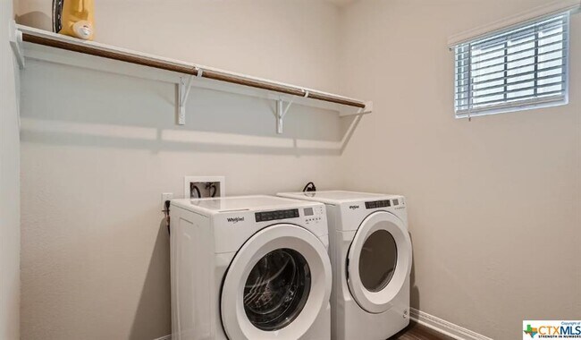 Building Photo - 6400 Rounded Pebble Ln