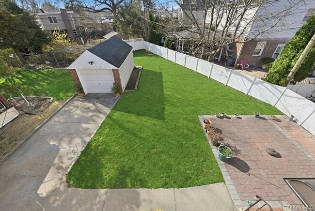 Building Photo - 18 Durham Rd