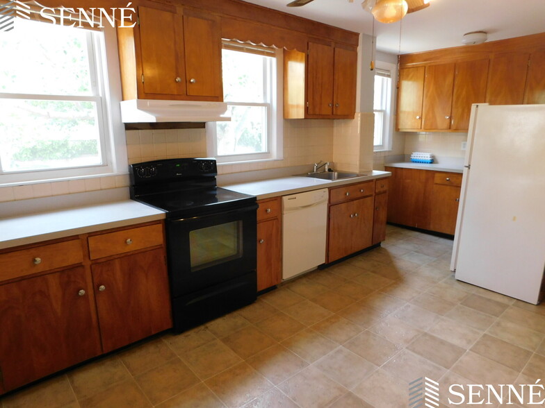 Primary Photo - 1539 Cambridge St