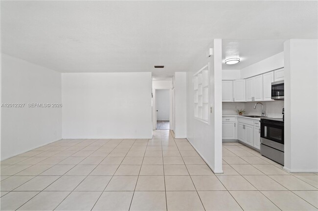 Building Photo - 2325 NW 52nd Ct