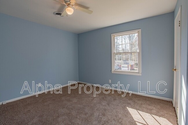 Building Photo - 105 Shadecrest Dr