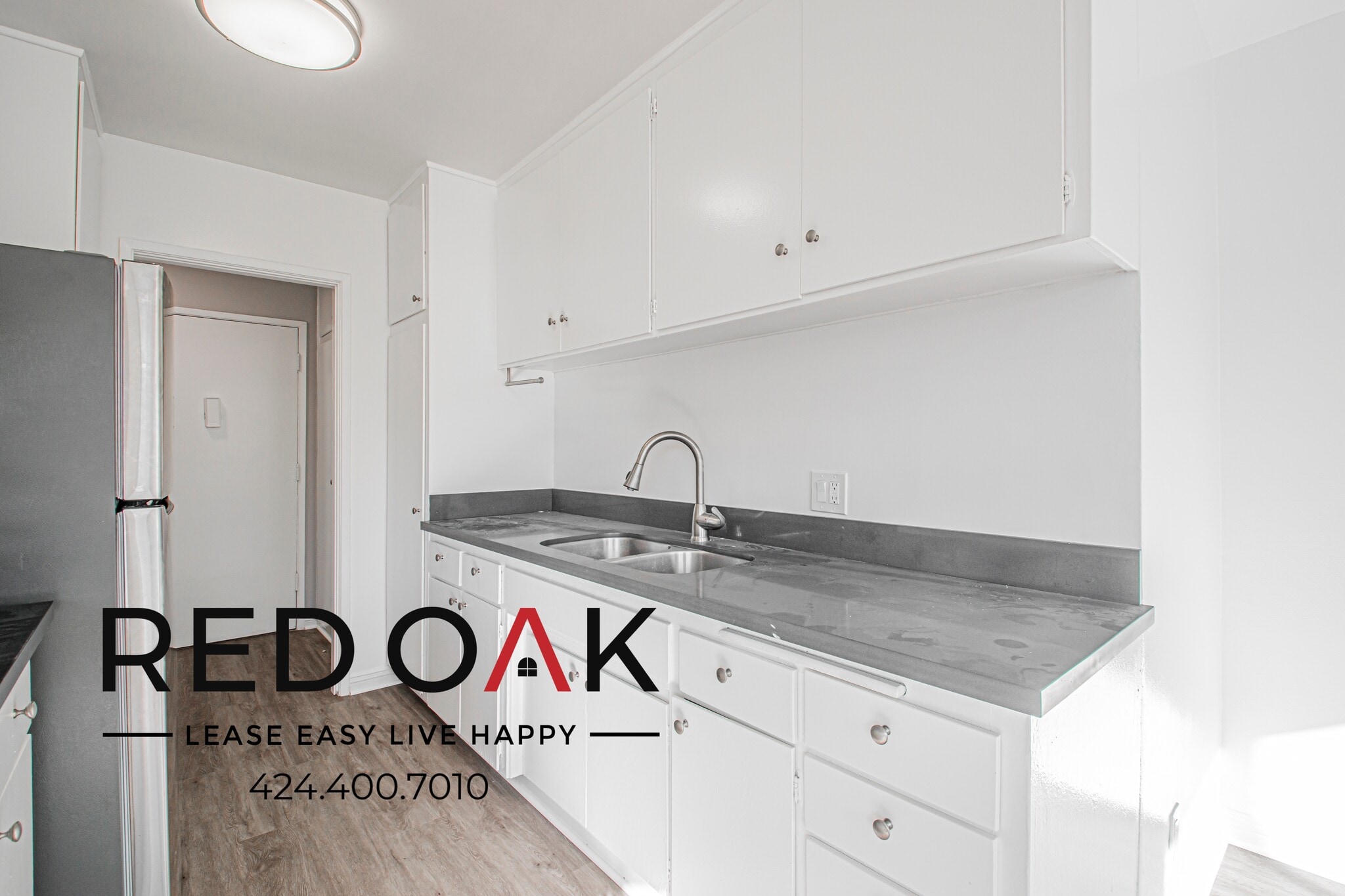 Building Photo - 12737 Moorpark St