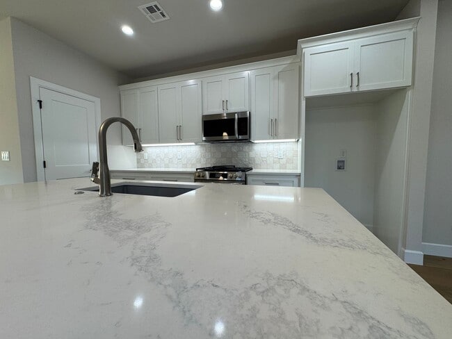 Building Photo - 1st MONTHS RENT FREE - 4 bed, 3 bath, 2 car New Construction!