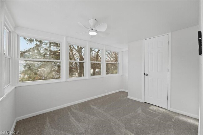 Building Photo - 3406 Henderson Rd