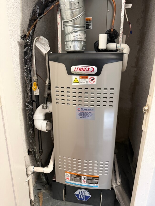 Building Photo - 409 N Park Ave