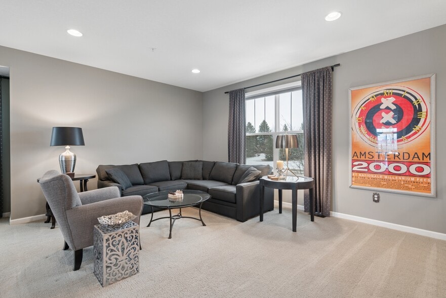 Building Photo - 8957 SW Village Loop