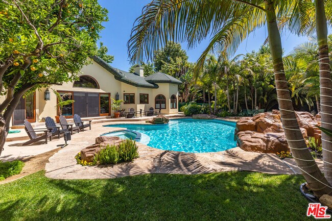 Building Photo - 6405 Bonsall Dr