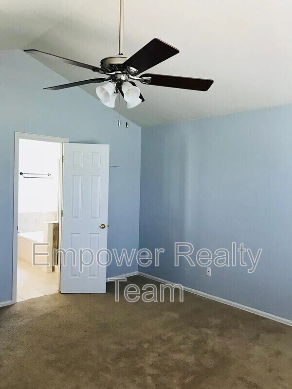 Building Photo - 16055 Butterwort Cir