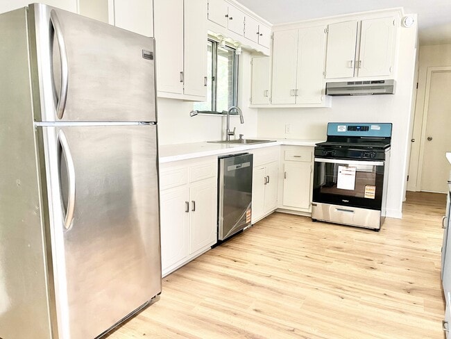 Building Photo - 545 Highland Park Dr