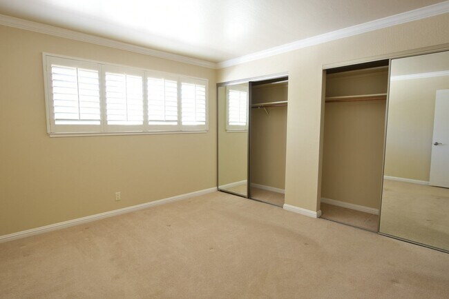 Building Photo - Beautiful Updated 3 Bedroom 2.5 Bath Townhouse in Desirable Cupertino Community!