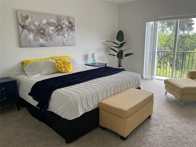 Building Photo - 784 SE 19th St