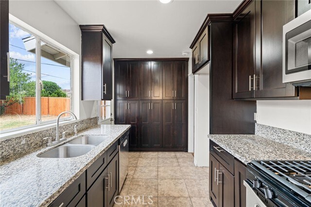 Building Photo - 8232 Malven Ave